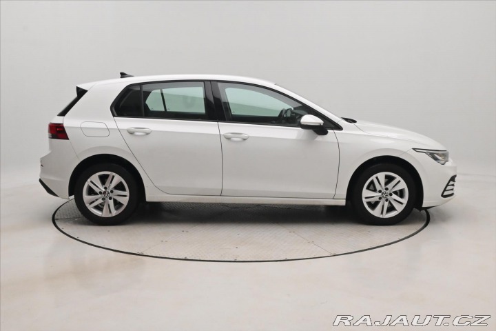 Volkswagen Golf 2,0 TDI 85kW Life Záruka 2022