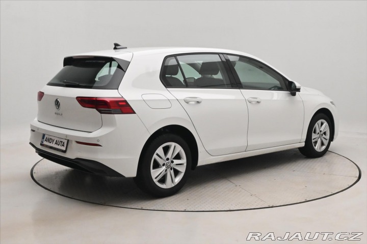 Volkswagen Golf 2,0 TDI 85kW Life Záruka 2022