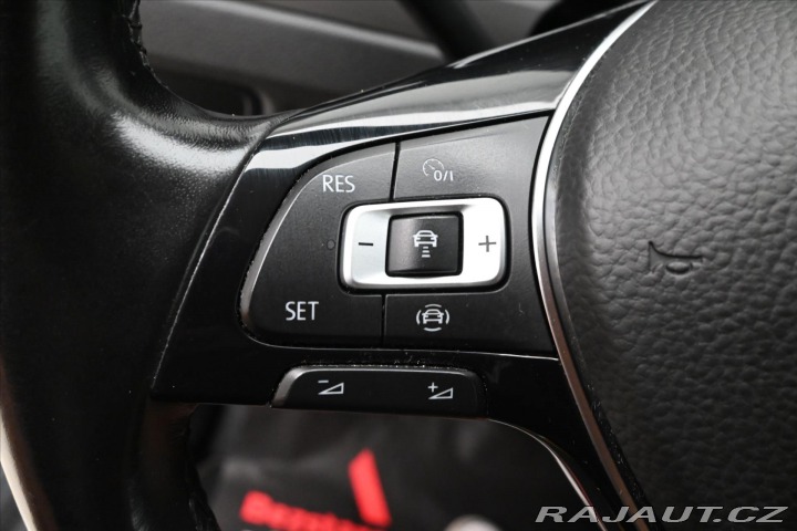 Volkswagen Touran 2,0 TDI 110KW DSG 7míst Z 2022