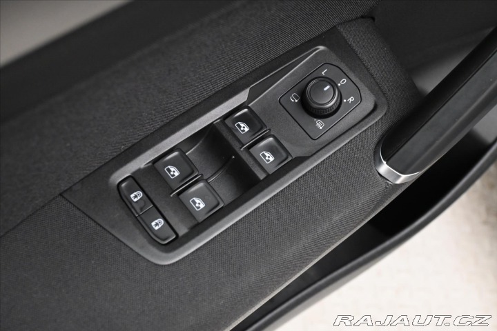 Volkswagen Touran 2,0 TDI 110KW DSG 7míst Z 2022