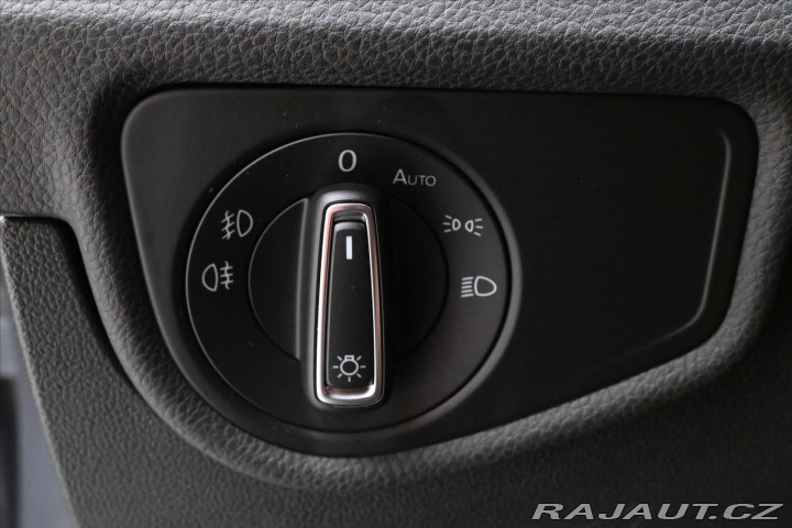 Volkswagen Touran 2,0 TDI 110KW DSG 7míst Z 2022