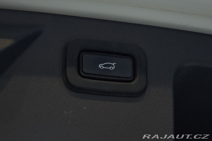 Land Rover Discovery Sport 2021