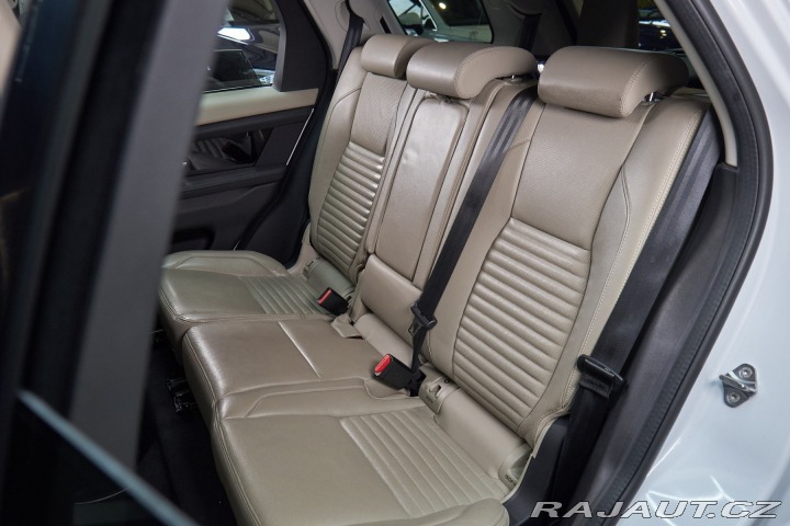 Land Rover Discovery Sport 2021