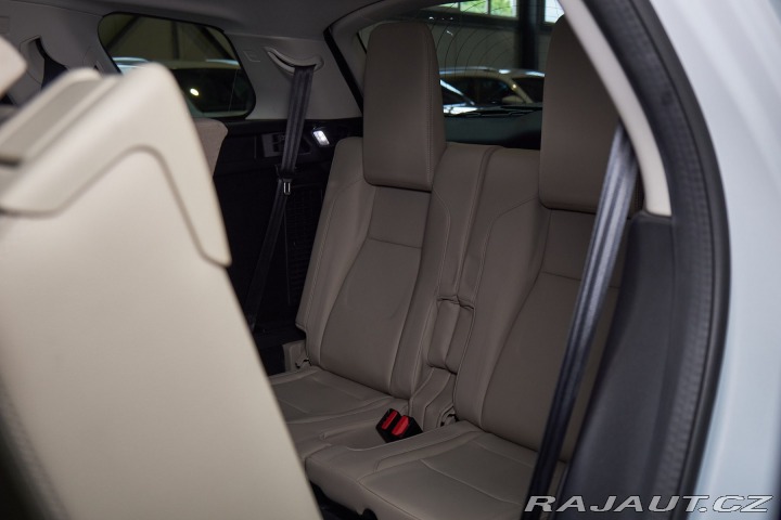 Land Rover Discovery Sport 2021