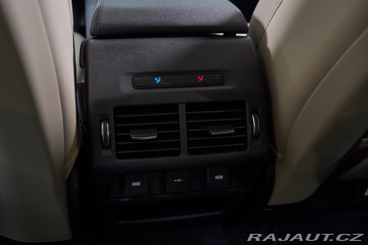 Land Rover Discovery Sport 2021