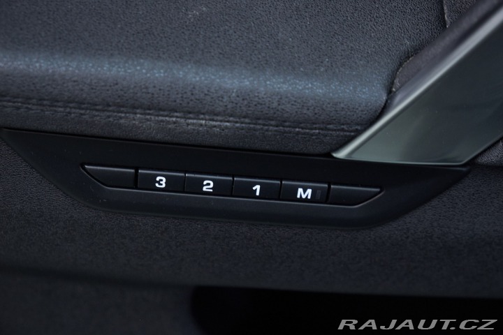 Land Rover Discovery Sport 2021