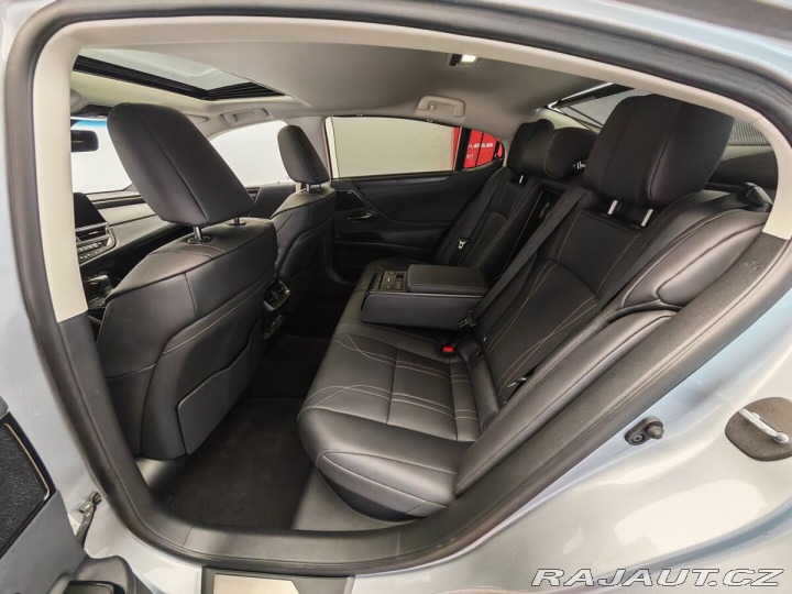 Lexus Ostatní modely ES 300h 300h Luxury 2023