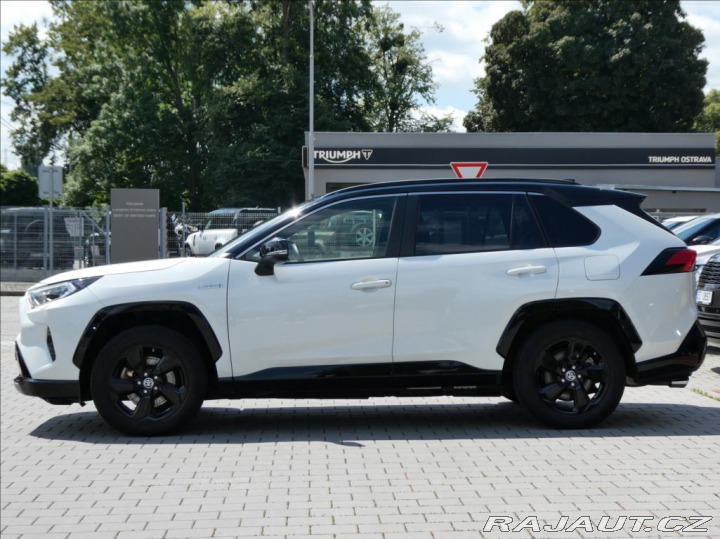 Toyota RAV4 2,5 Hybrid,1.maj,ČR,tažné 2021