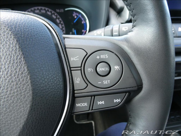 Toyota RAV4 2,5 Hybrid,1.maj,ČR,tažné 2021