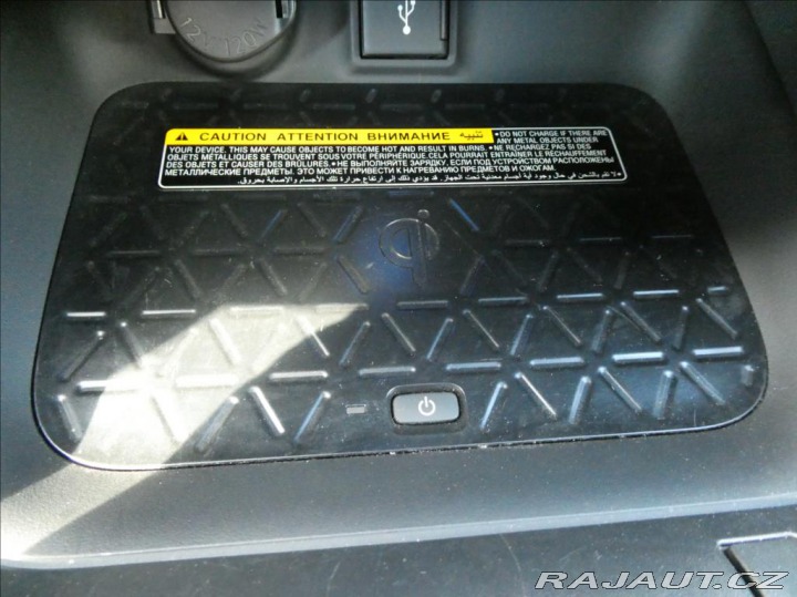 Toyota RAV4 2,5 Hybrid,1.maj,ČR,tažné 2021