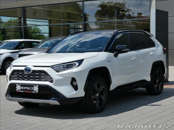 Toyota RAV4 2,5 Hybrid,1.maj,ČR,tažné 2021