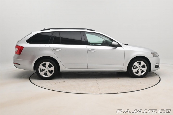 Škoda Octavia 1,6 TDI 85kW Ambition Zár 2020