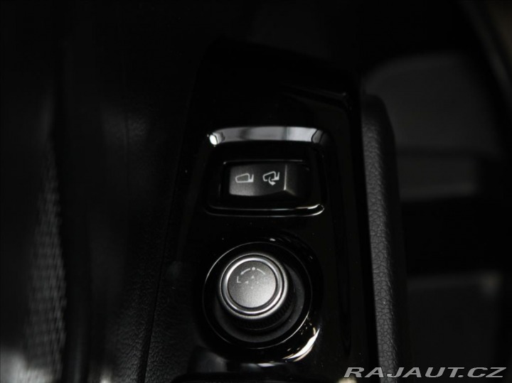 SsangYong Korando 1,5 T 120kW AT 21tkm! Zár 2023