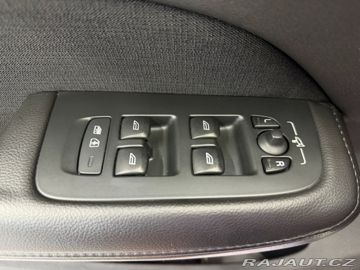 Volvo V60 D4 AWD, WEBASTO, PANORAMA 2020