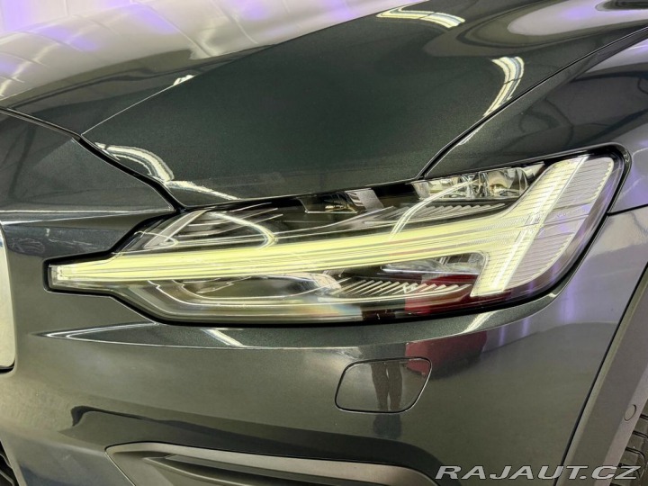 Volvo V60 D4 AWD, WEBASTO, PANORAMA 2020