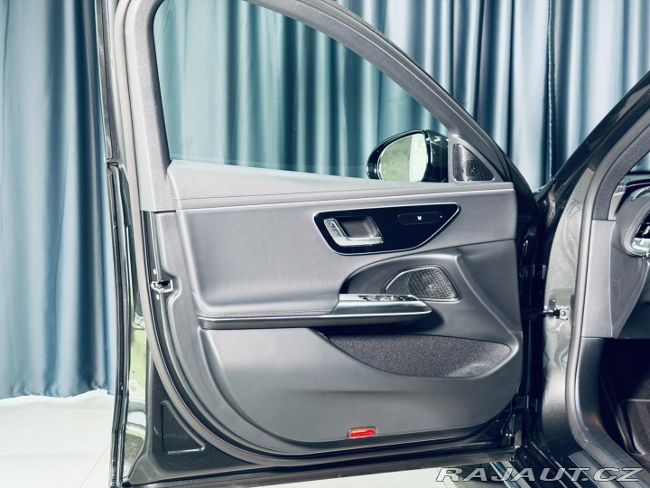 Mercedes-Benz E 220d*AMG*360*REZERVACE* 2025