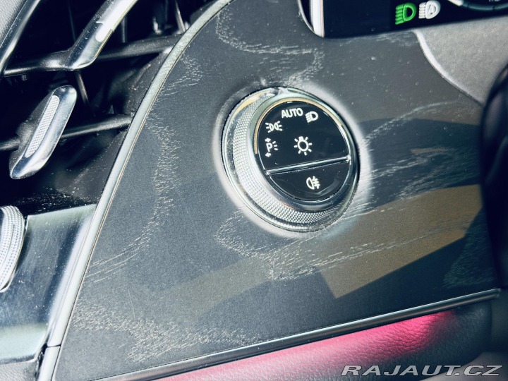 Mercedes-Benz E 220d*AMG*360*REZERVACE* 2025