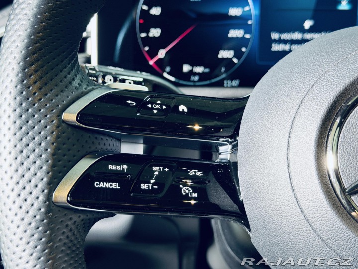 Mercedes-Benz E 220d*AMG*360*REZERVACE* 2025