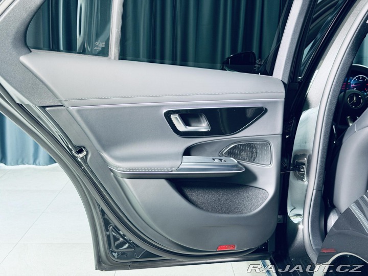 Mercedes-Benz E 220d*AMG*360*REZERVACE* 2025