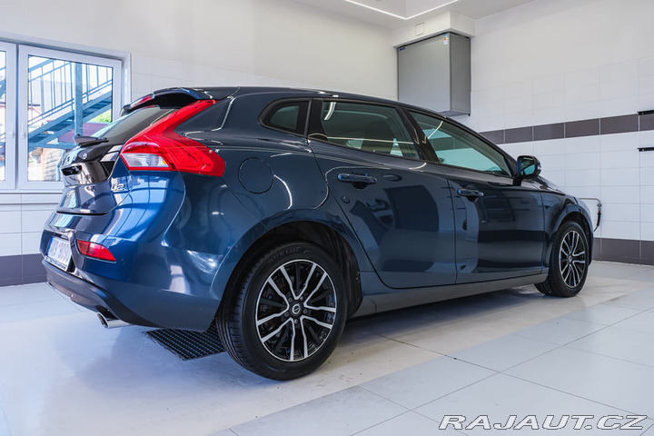 Volvo V40 2.0D2 Momentum 88kW autom 2019