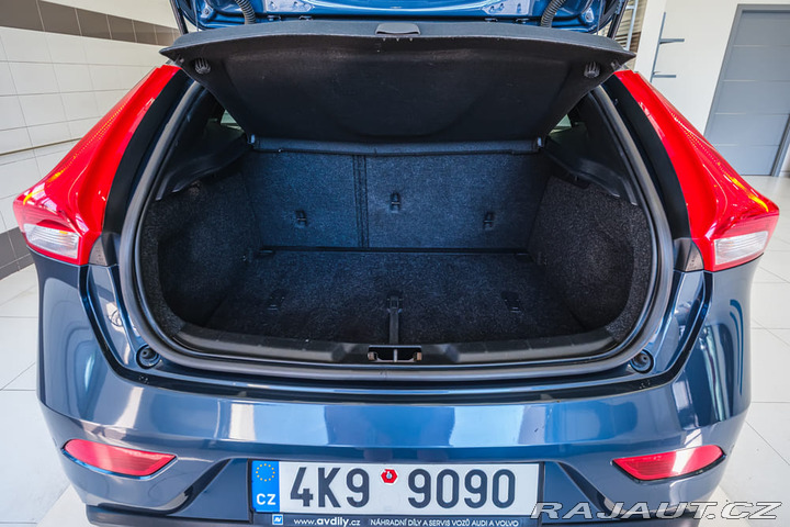 Volvo V40 2.0D2 Momentum 88kW autom 2019