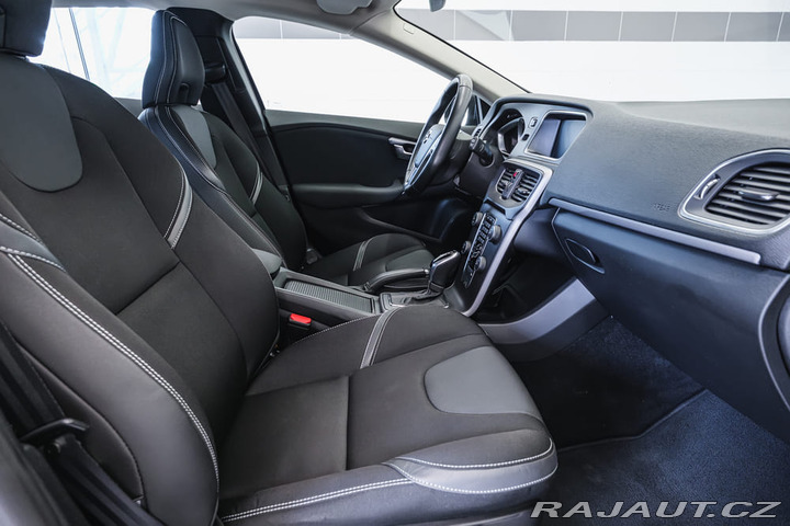 Volvo V40 2.0D2 Momentum 88kW autom 2019