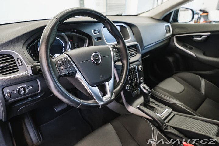 Volvo V40 2.0D2 Momentum 88kW autom 2019