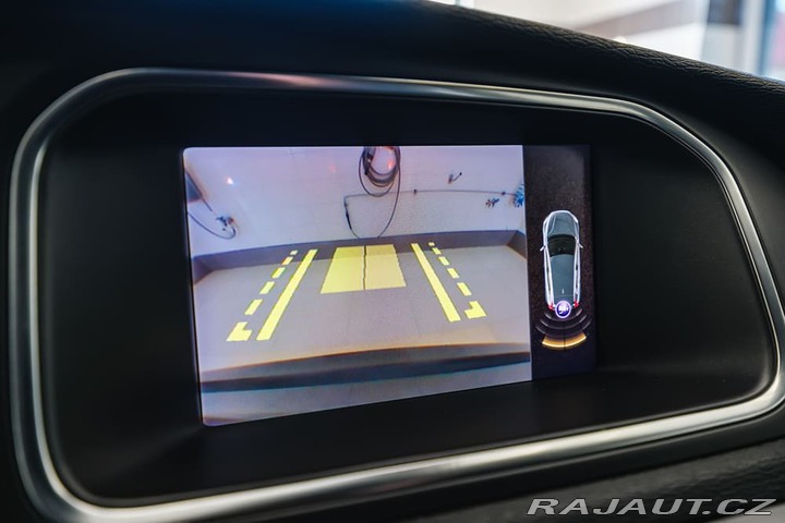 Volvo V40 2.0D2 Momentum 88kW autom 2019
