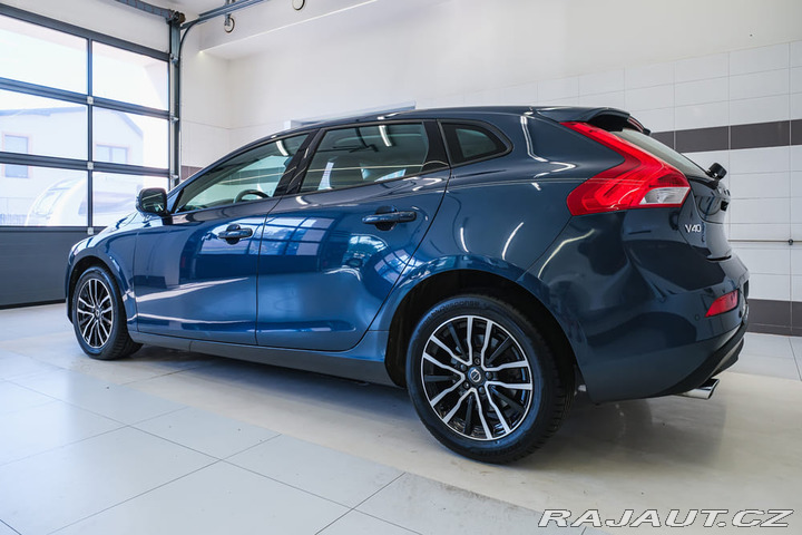 Volvo V40 2.0D2 Momentum 88kW autom 2019