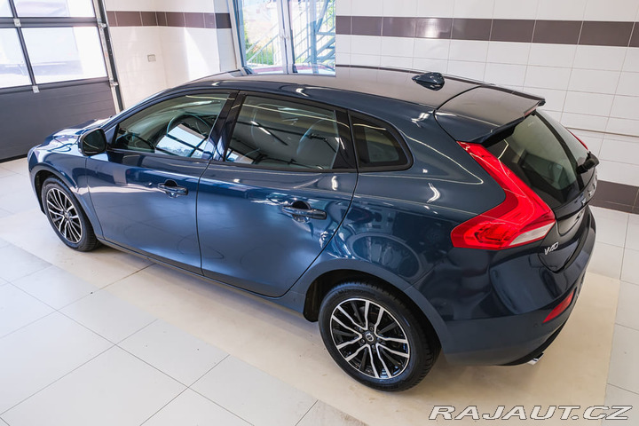 Volvo V40 2.0D2 Momentum 88kW autom 2019