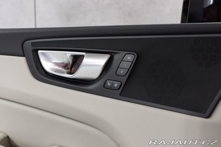Volvo XC60 B5 184kW DARK PLUS*DPH*ČR 2023