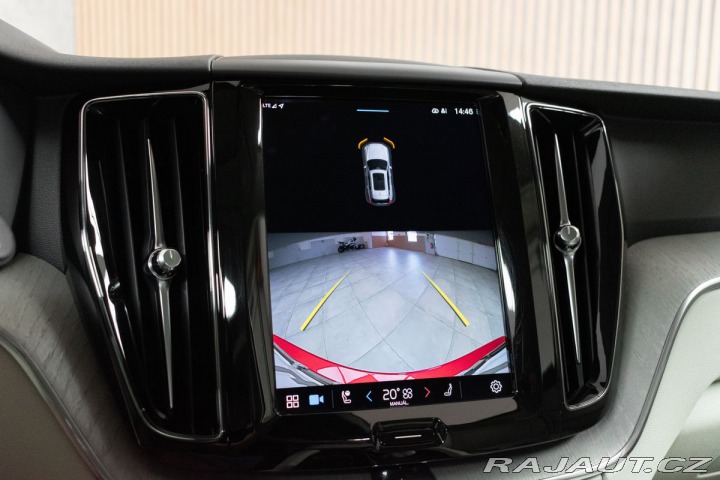 Volvo XC60 B5 184kW DARK PLUS*DPH*ČR 2023