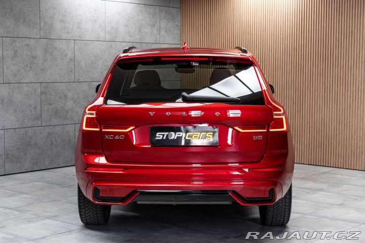 Volvo XC60 B5 184kW DARK PLUS*DPH*ČR 2023