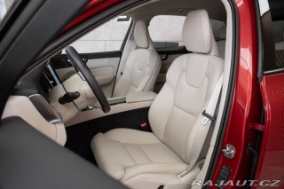 Volvo XC60 B5 184kW DARK PLUS*DPH*ČR 2023