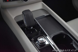 Volvo XC60 B5 184kW DARK PLUS*DPH*ČR 2023