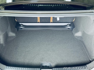 Mercedes-Benz E 220d*AMG*4M*AIR*NAT.NAP*P 2025