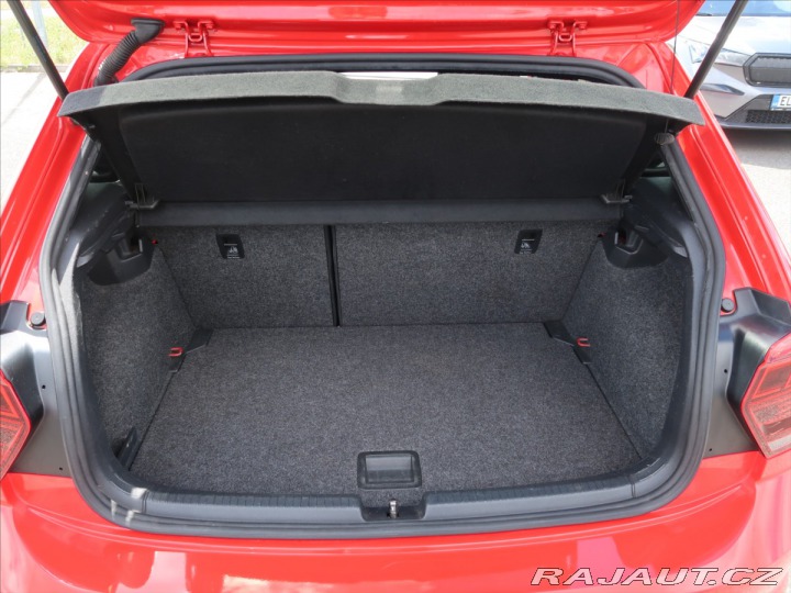 Volkswagen Polo 1,0 TSi DSG R-Line NAVI Č 2018