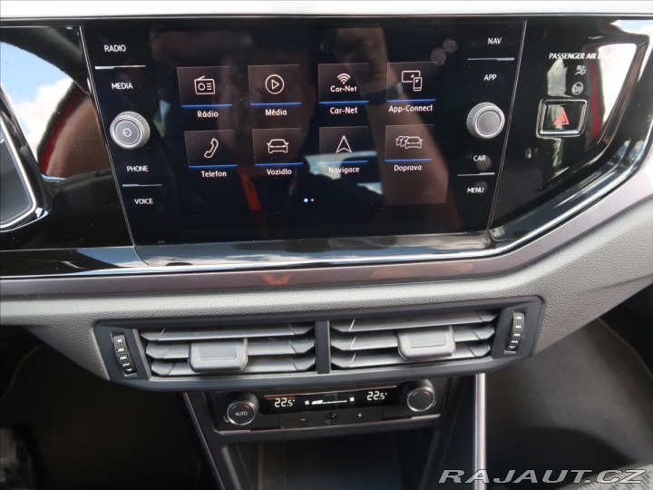 Volkswagen Polo 1,0 TSi DSG R-Line NAVI Č 2018