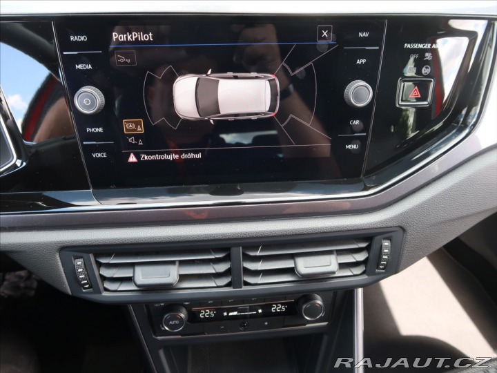 Volkswagen Polo 1,0 TSi DSG R-Line NAVI Č 2018