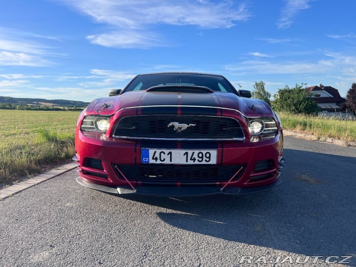 Ford Mustang 3,7 V6, 227 kW, Automat 2013