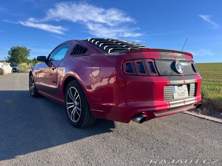 Ford Mustang 3,7 V6, 227 kW, Automat 2013