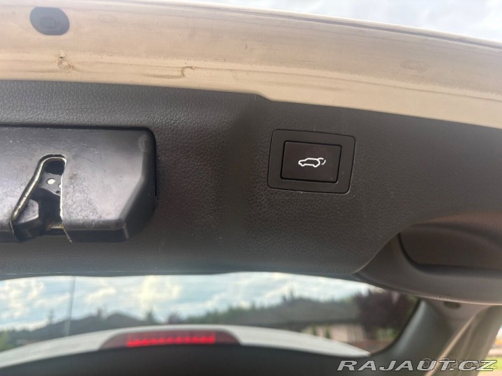 Hyundai Grand Santa Fe 2,2 CRDi 4x4 7míst tažn 2014