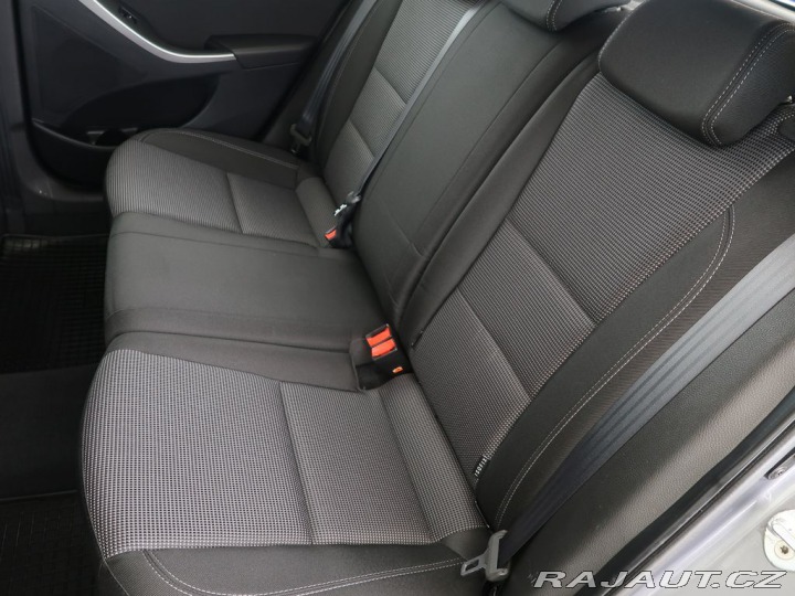 Hyundai i30 ,73kW,Manuál,CZ 2012