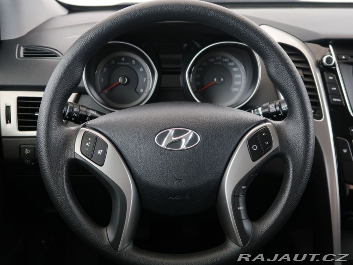 Hyundai i30 ,73kW,Manuál,CZ 2012