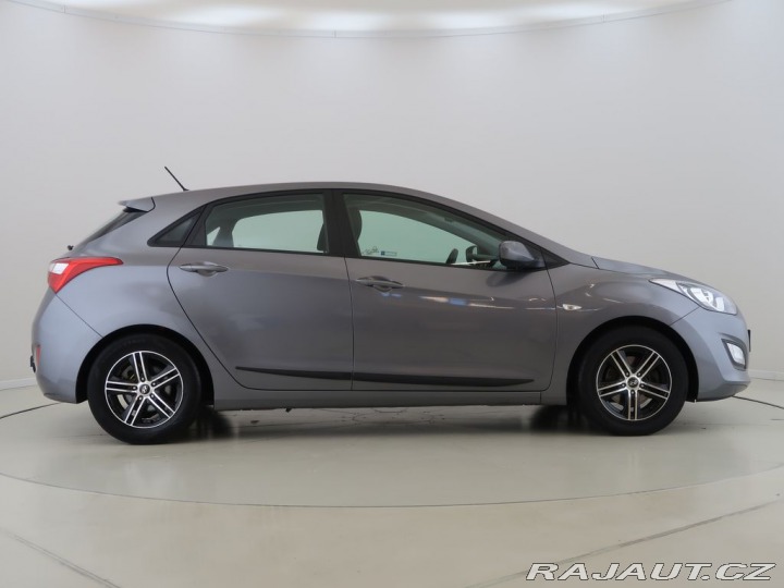 Hyundai i30 ,73kW,Manuál,CZ 2012