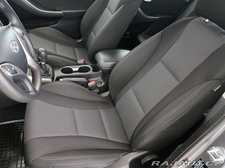 Hyundai i30 ,73kW,Manuál,CZ 2012