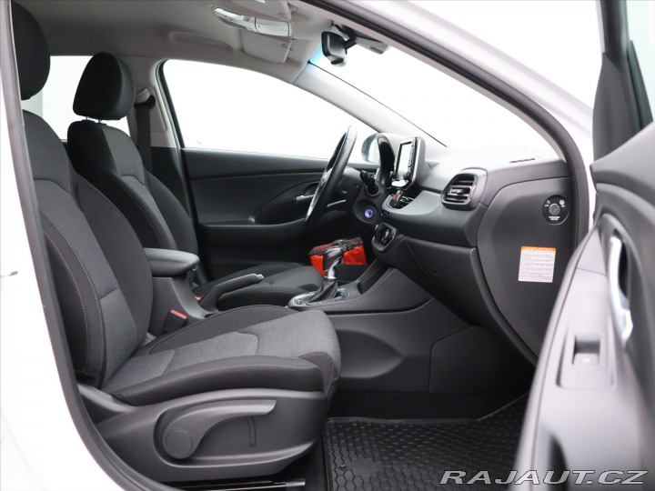Hyundai i30 1,5 T-GDI Mild Hyb Smart 2024
