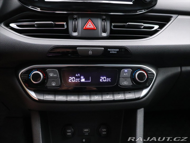 Hyundai i30 1,5 T-GDI Mild Hyb Smart 2024