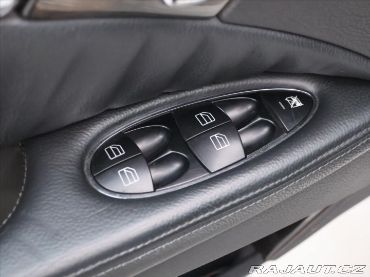 Mercedes-Benz E 3,2 E320 165kW AMG Paket 2003