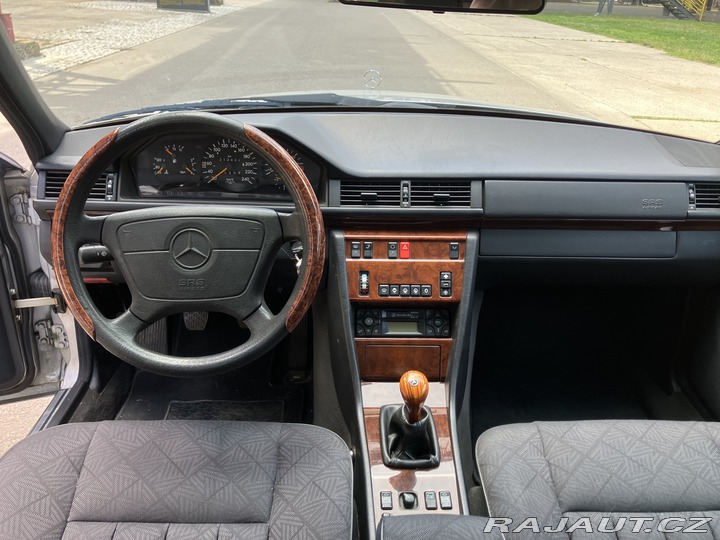Mercedes-Benz 124 E 200 1995